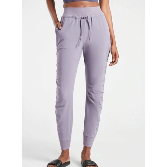 EUC Athleta Lightweight Attitude Pant, Tempest Violet, Sz 6 PETITE - Picture 1 of 6